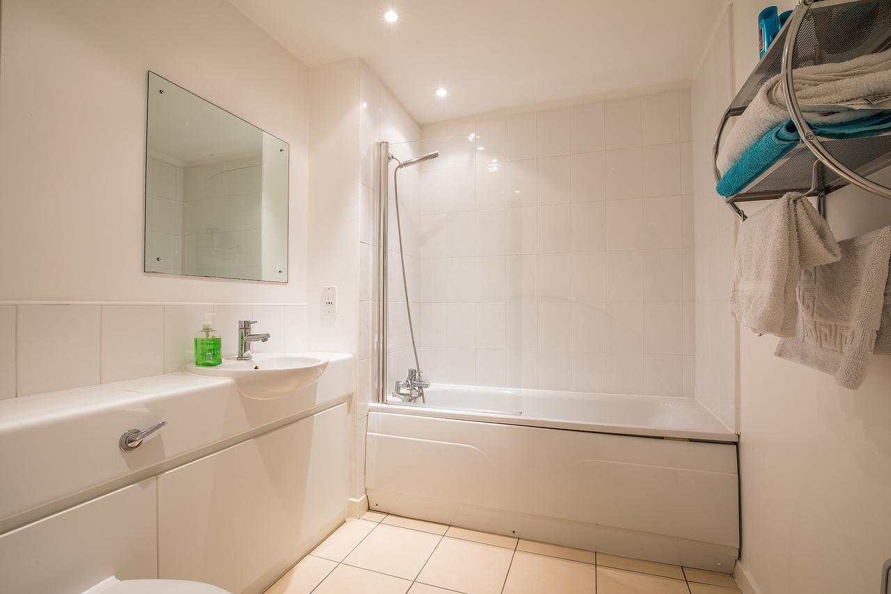 שפילד The Cathedral Suite Apartment With Love Your Stay מראה חיצוני תמונה