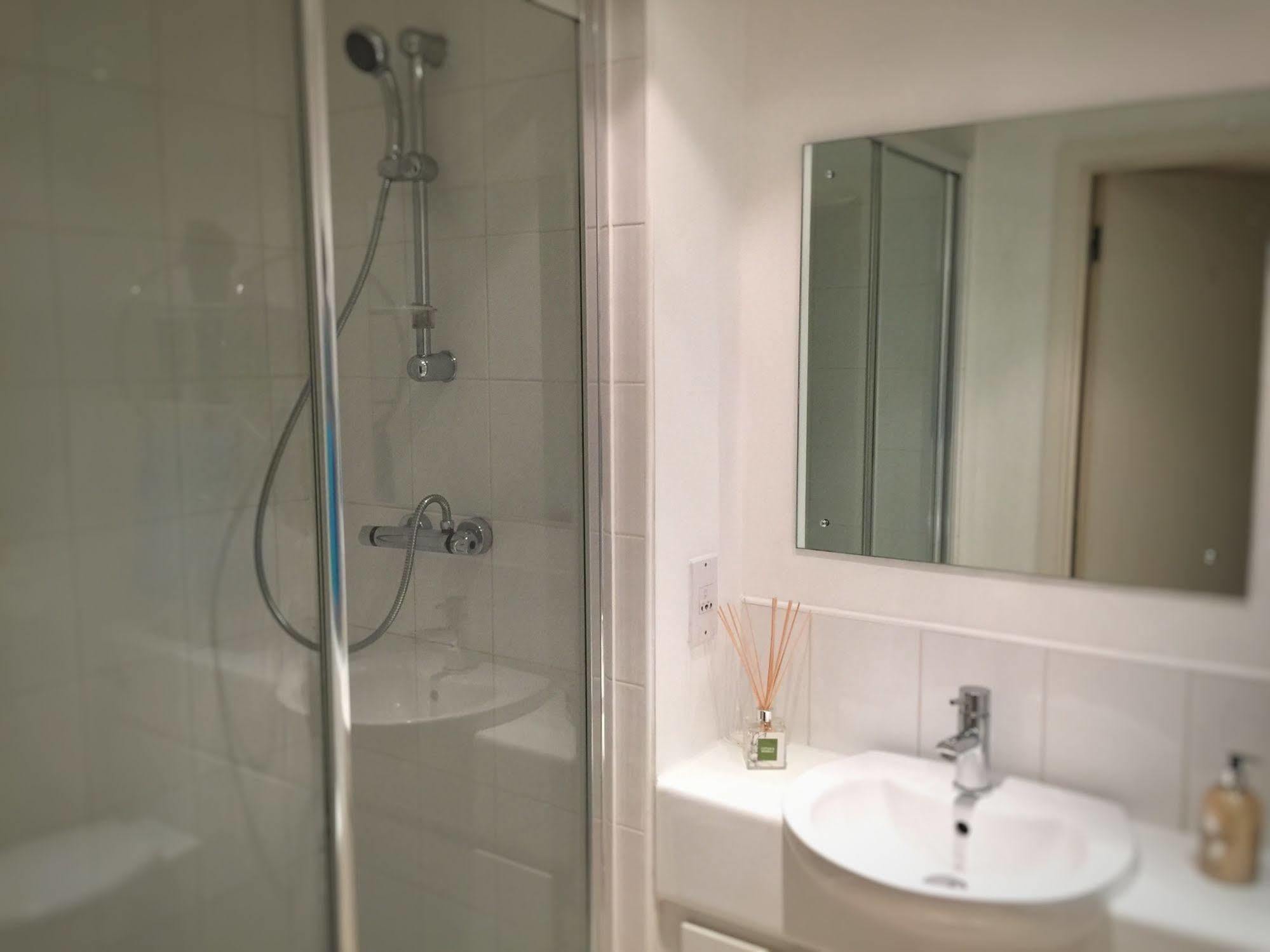 שפילד The Cathedral Suite Apartment With Love Your Stay מראה חיצוני תמונה
